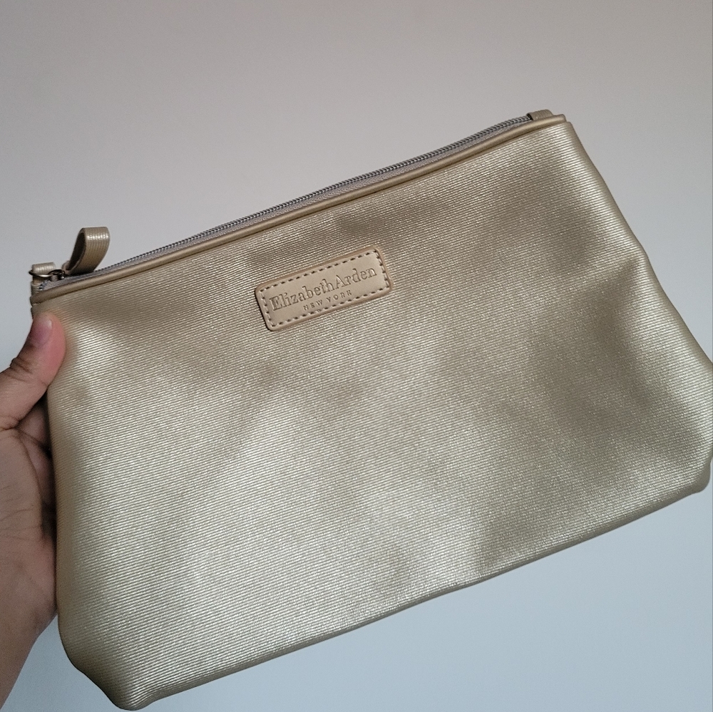 Elizabeth Arden New York Make Up / Essential Pouch Gold